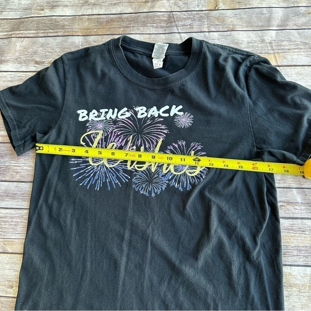 Graphic Tee Disney Parks Fireworks Bring Back Wishes Small T-Shirt Black Top - Picture 4 of 9
